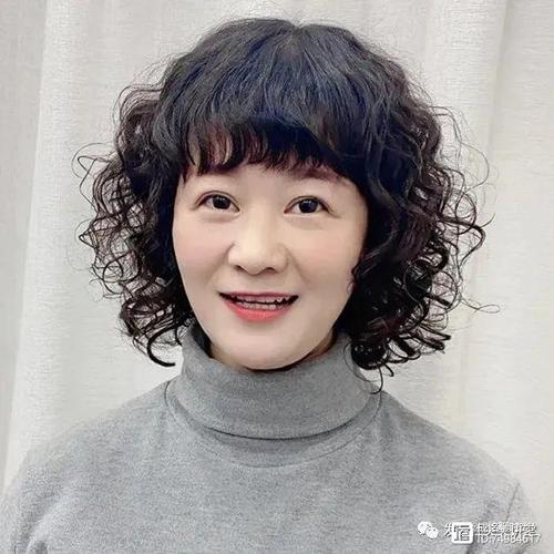 满城尽带黄金甲出自哪首诗 满城尽带黄金甲出自哪首诗