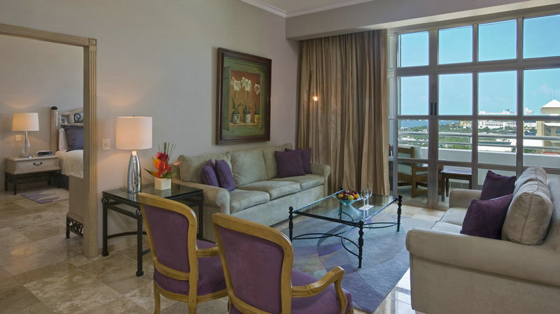 我们与驻在先生的700日战争 我们与驻在先生的700日战争