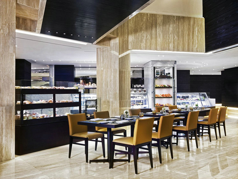 林冲做了什么事？高俅为何要陷害林冲呢？