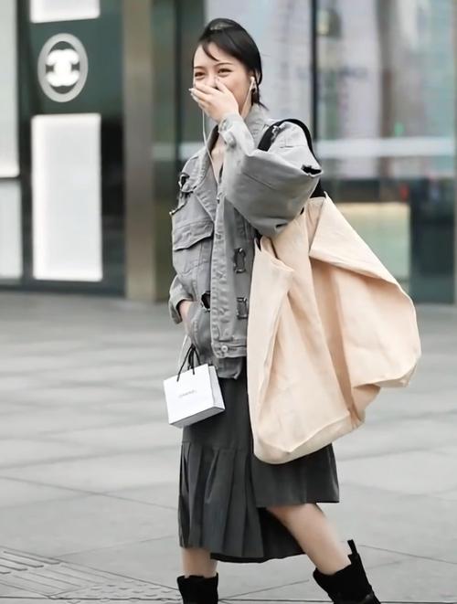 古代弓箭手为何能边骑马边射箭呢 难道不怕摔下