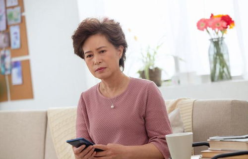 上面一个口下面一个巴念什么 上面一个口下面