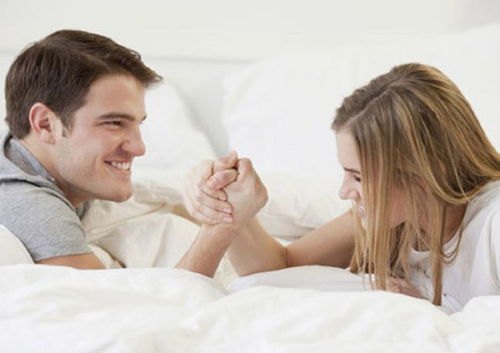 电线杆上有一盏路灯 电线杆上有一盏路灯