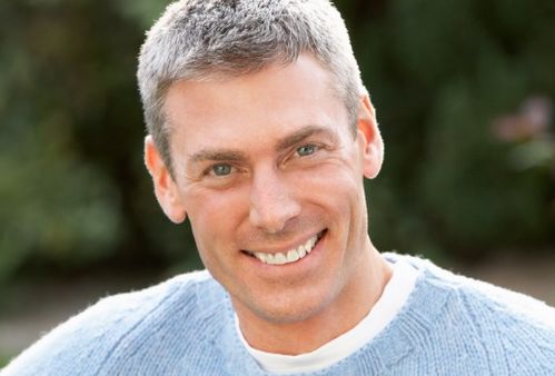 被困湖北高速的返乡人雪太大了